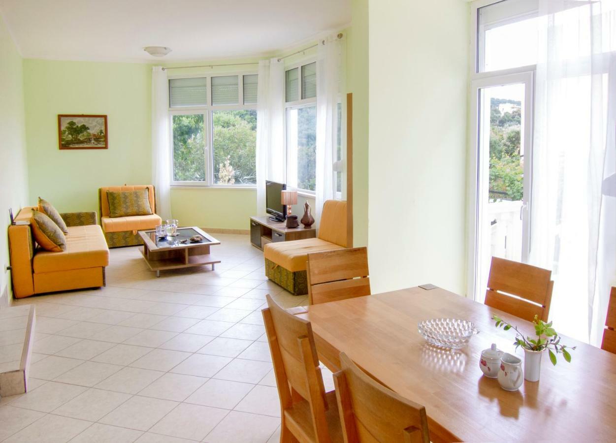 אוטייהא Villa Rossa מראה חיצוני תמונה