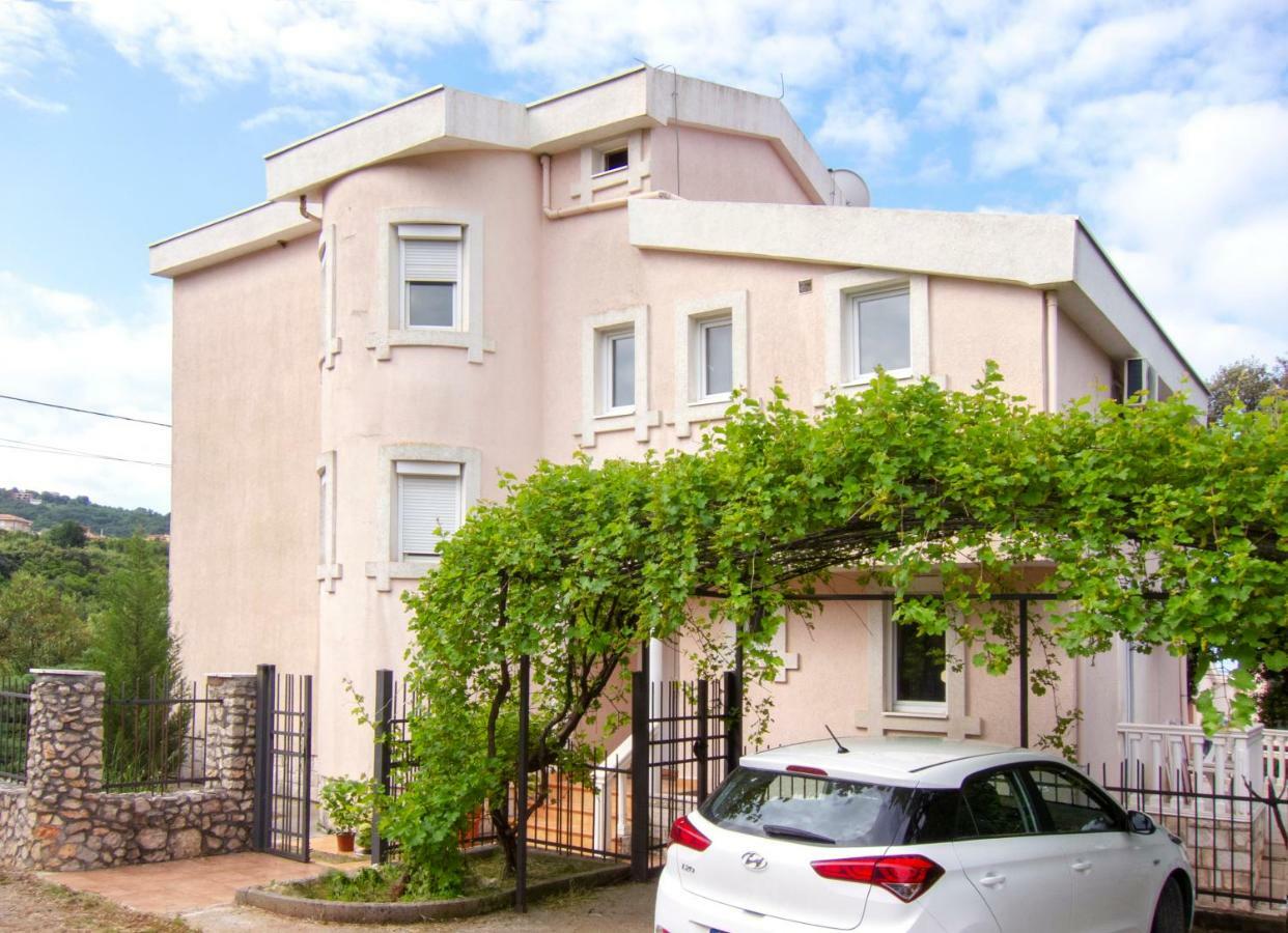 אוטייהא Villa Rossa מראה חיצוני תמונה